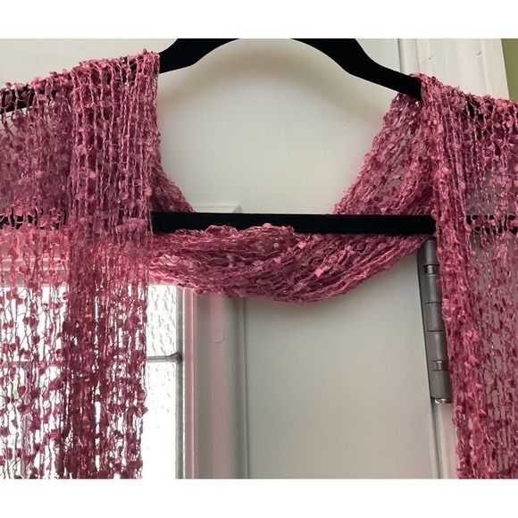 NWT Open Weave/ Crocheted Pink Raspberry Scarf - Picture 1 of 5
